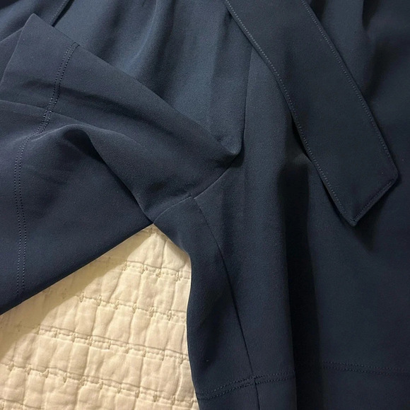 Lululemon Noir Short 5.5" True Navy 4 - Picture 7 of 8